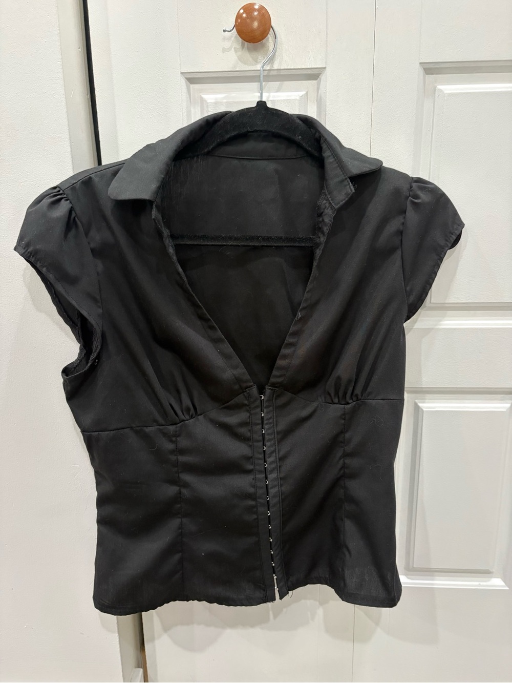 SHEIN Black Short Sleeve V-Neck Button-Front Top